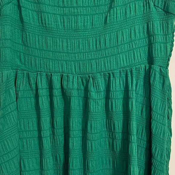 Green Dress - Picture 2 of 5
